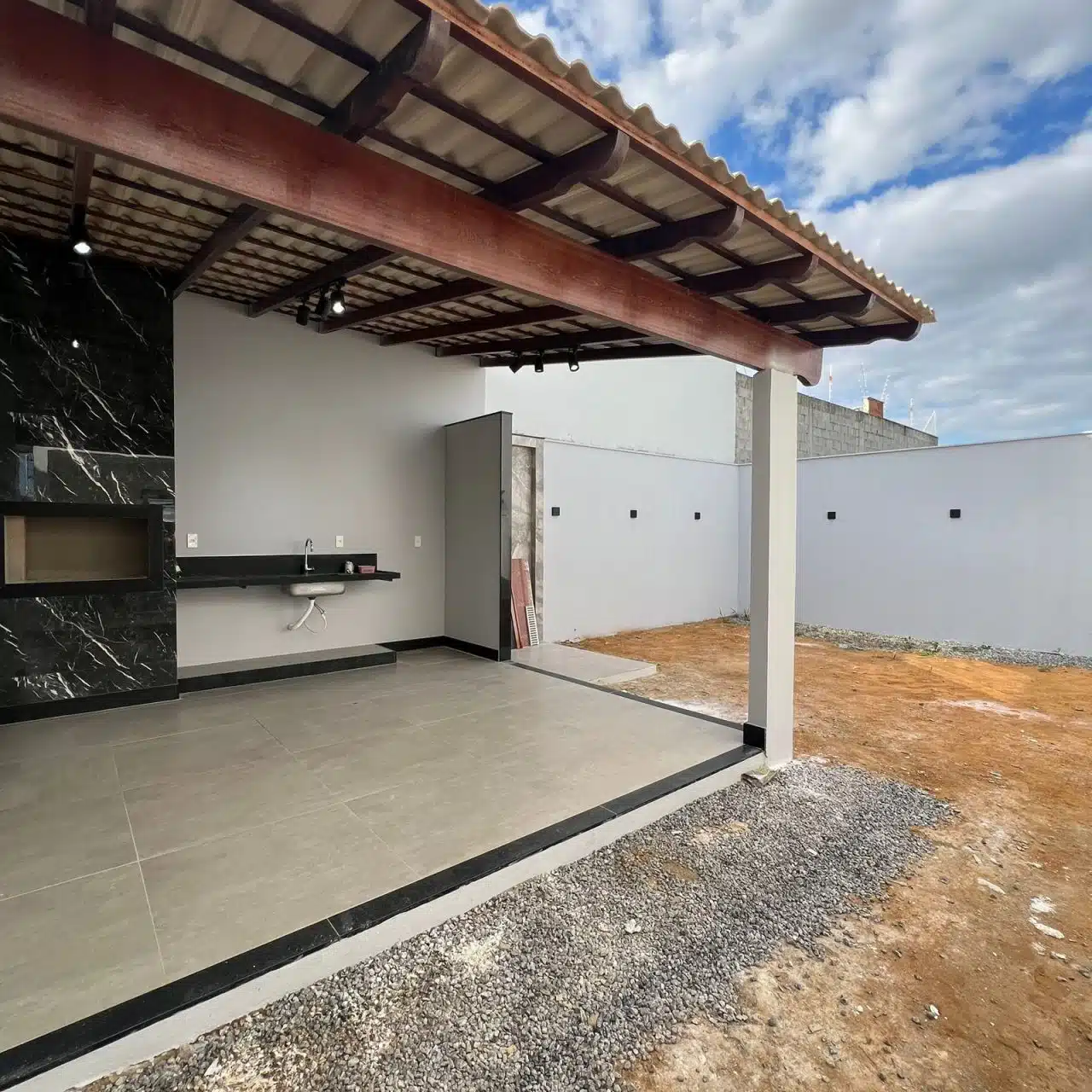 Casa Linear - Alto Padrão