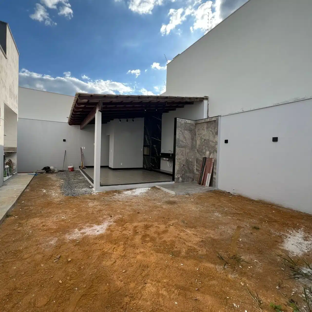 Casa Linear - Alto Padrão