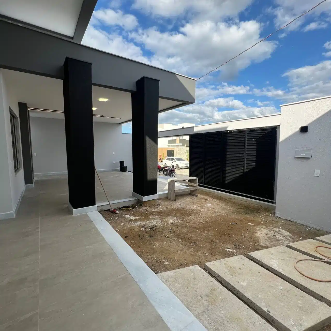 Casa Linear - Alto Padrão
