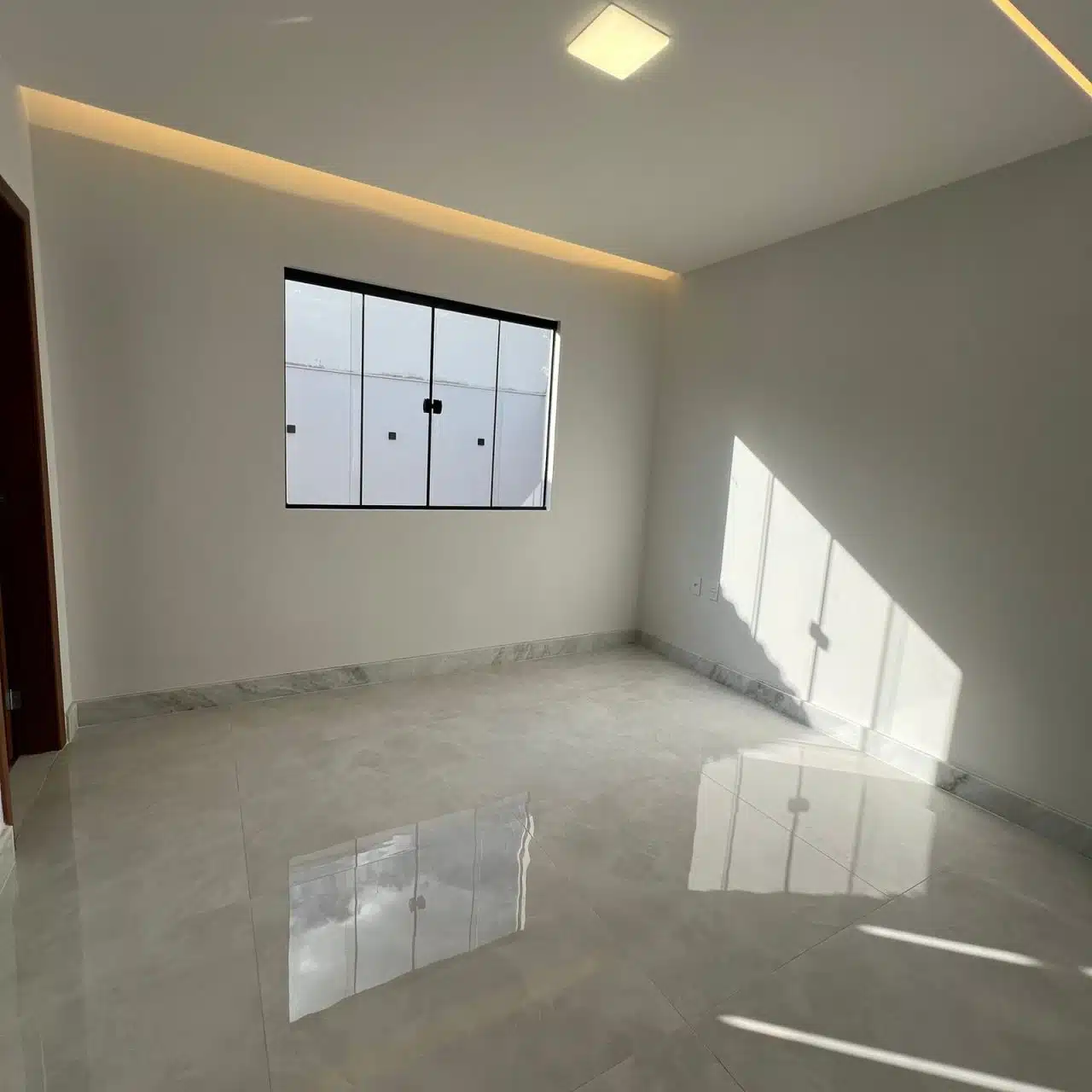 Casa Linear - Alto Padrão