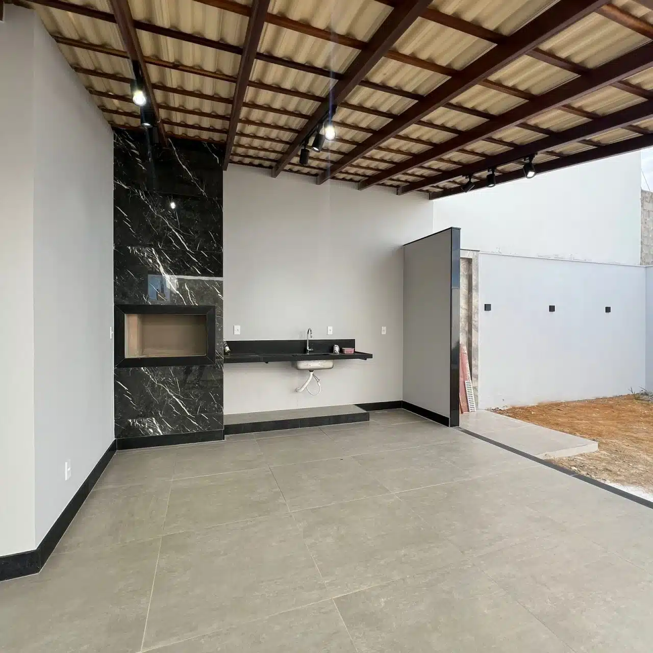 Casa Linear - Alto Padrão
