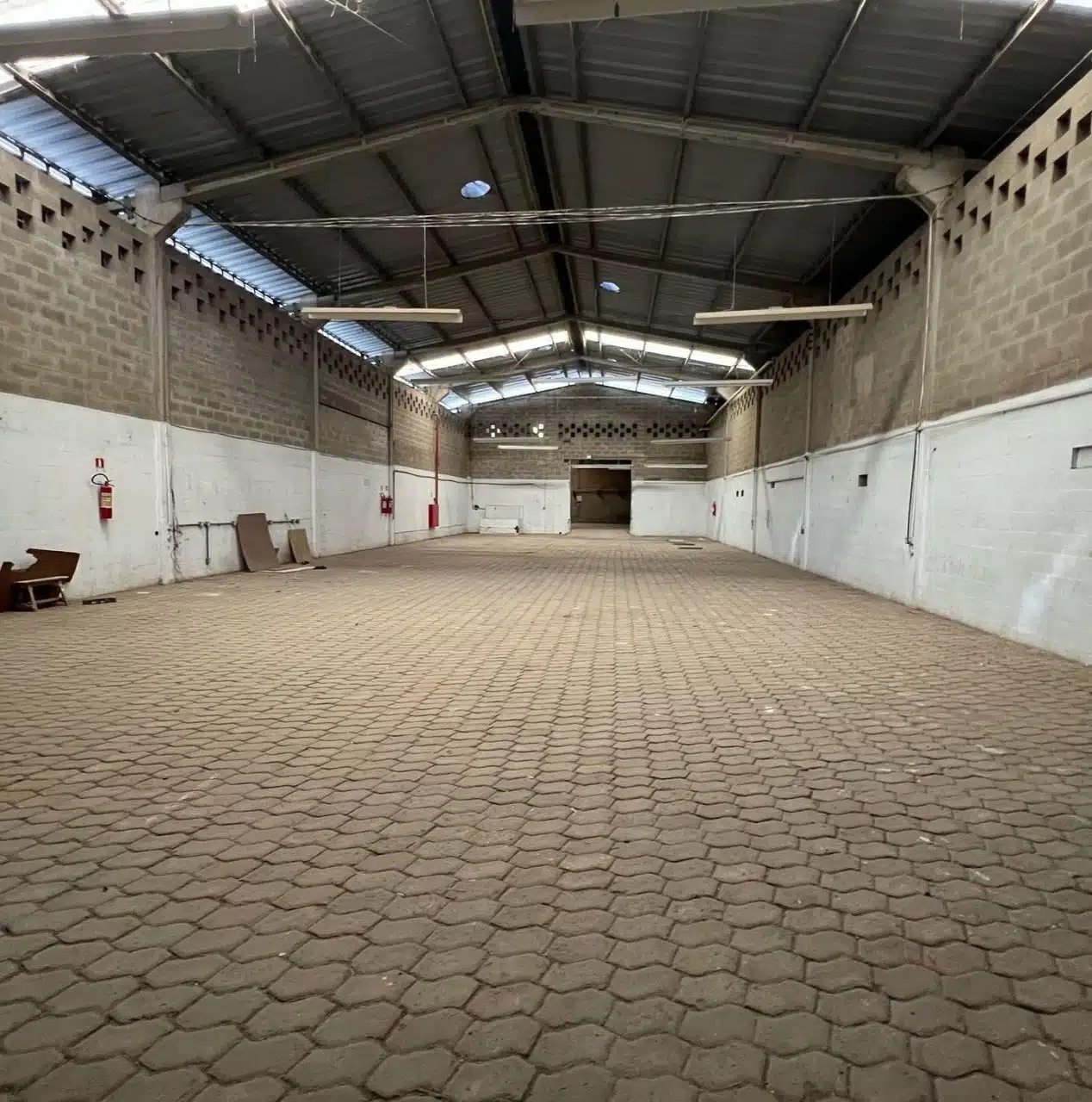 Galpão 600m2